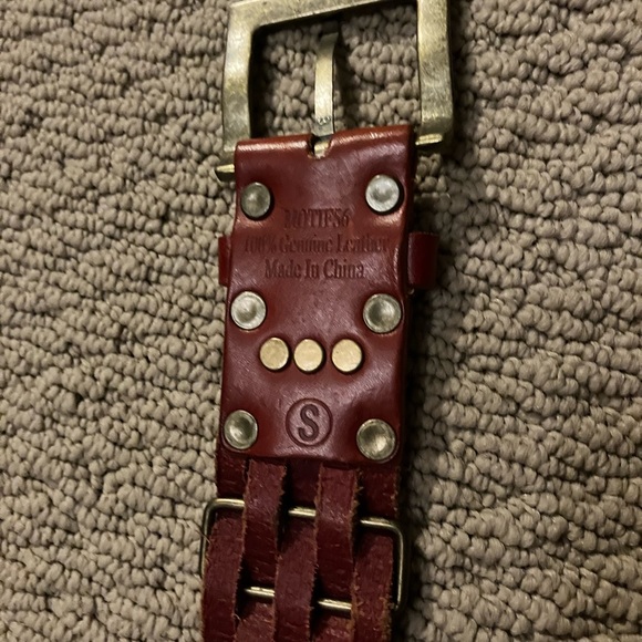 Unique Designer leather belt - Picture 2 of 6